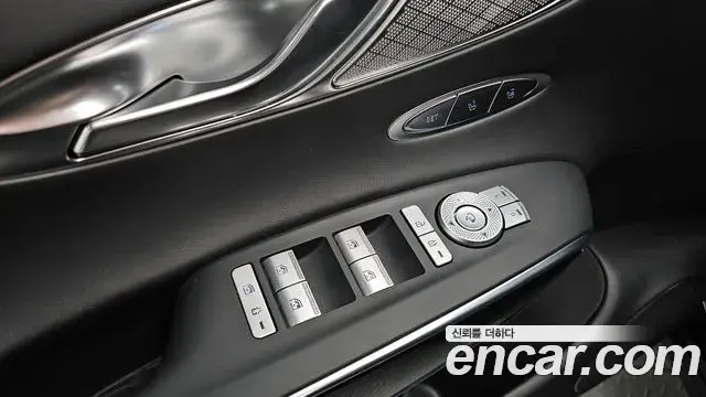 Genesis GV70 2022 — Photo 25/32