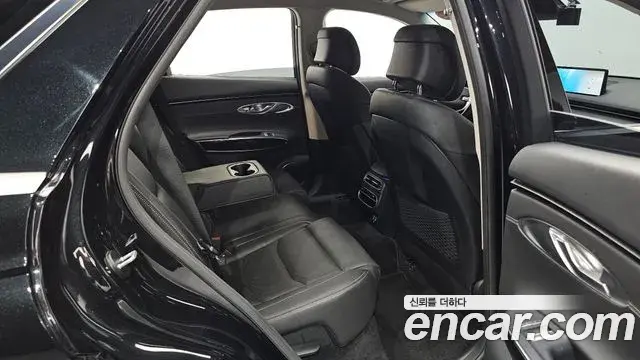 Genesis GV70 2022 — Photo 30/32