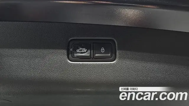 Genesis GV70 2022 — Photo 17/32
