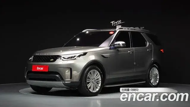 Land Rover Discovery 5 2018 — ფოტო 33/36