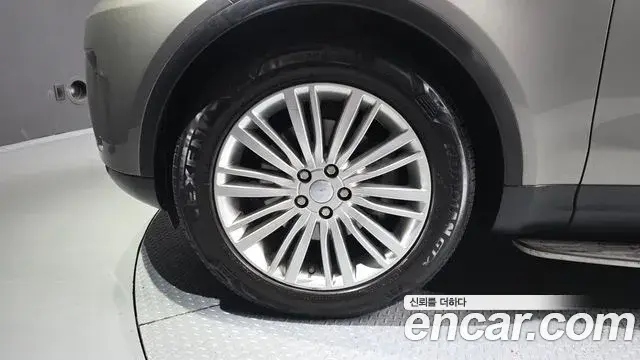 Land Rover Discovery 5 2018 — ფოტო 12/36