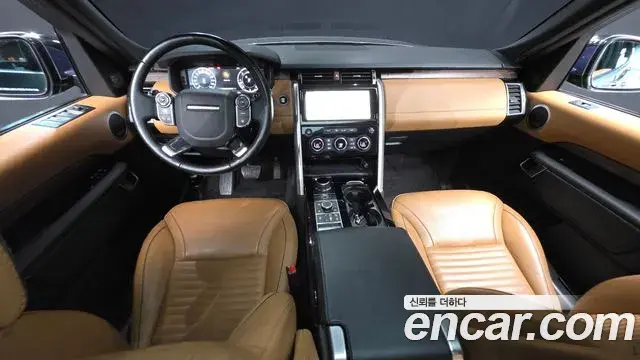 Land Rover Discovery 5 2018 — ფოტო 7/36