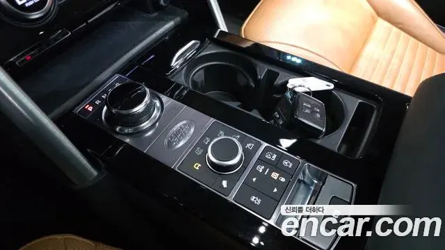 Land Rover Discovery 5 2018 — ფოტო 22/36