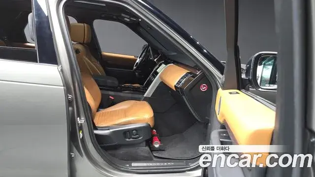 Land Rover Discovery 5 2018 — ფოტო 29/36