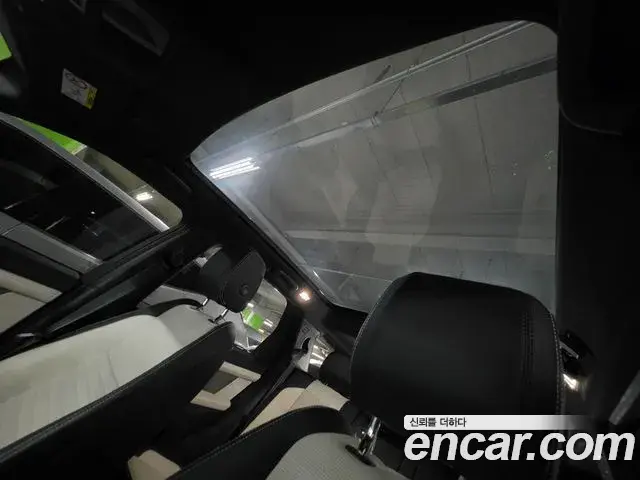 Land Rover Discovery Sport 2024 — Photo 8/20