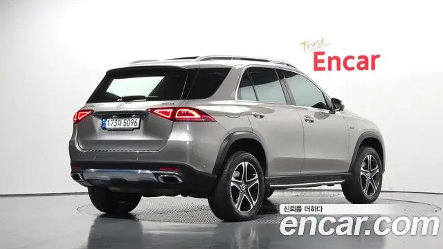 Mercedes-Benz GLE-Class 2021 — Фото 2/20