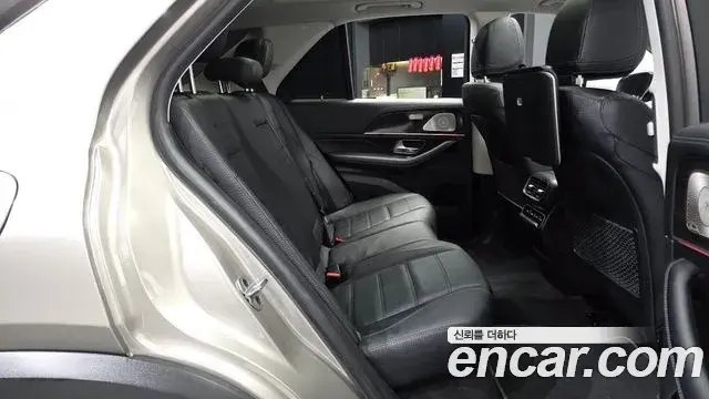Mercedes-Benz GLE-Class 2021 — Фото 12/20