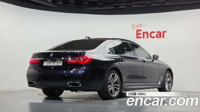 BMW 7 Series 2018 — Фото 2/20