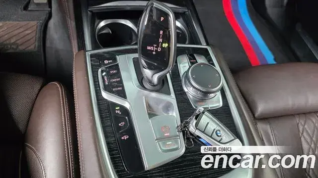 BMW 7 Series 2018 — Фото 9/20