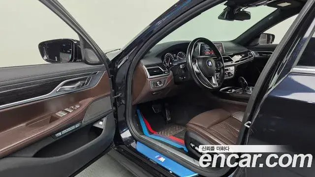 BMW 7 Series 2018 — Фото 10/20