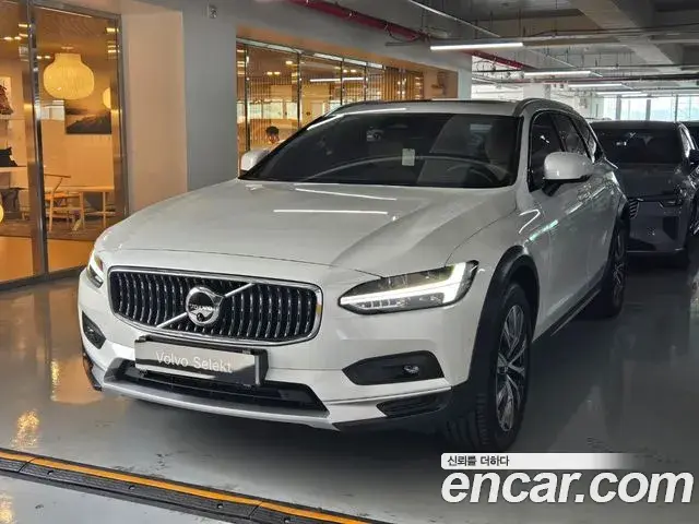 Volvo V90 Cross Country 2025 — Photo 2/16