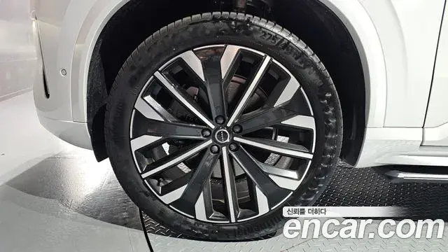Volvo XC90 2026 — ფოტო 5/31