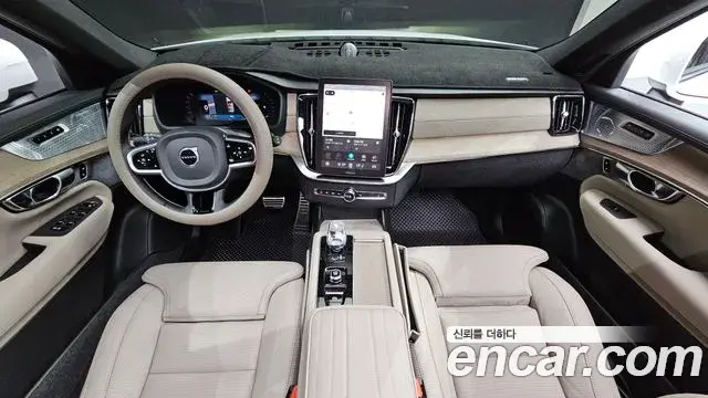 Volvo XC90 2026 — ფოტო 25/31