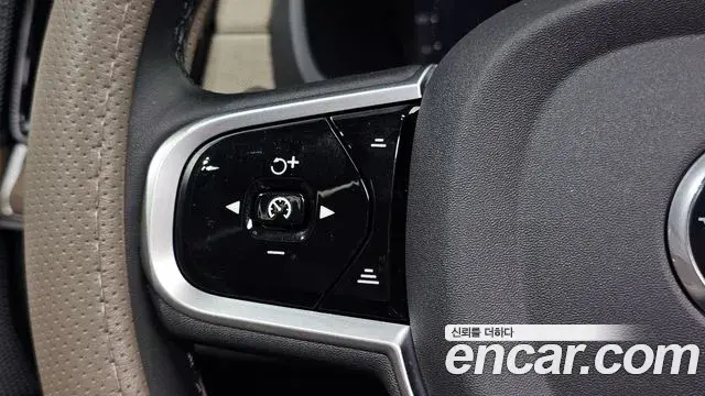 Volvo XC90 2026 — ფოტო 15/31