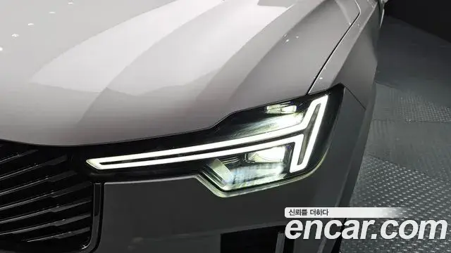 Volvo XC90 2026 — ფოტო 30/31