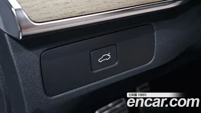 Volvo XC90 2026 — ფოტო 17/31