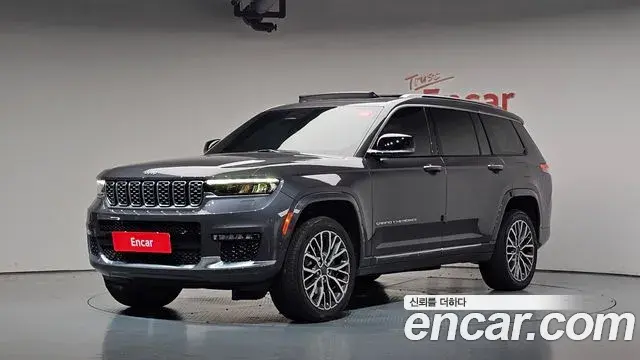Jeep Grand Cherokee 2021 — Фото 1/20