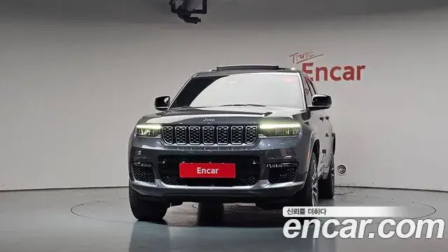 Jeep Grand Cherokee 2021 — Фото 3/20
