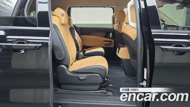 Kia Carnival 2023 — Фото 11/20