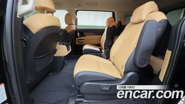 Kia Carnival 2023 — Фото 12/20