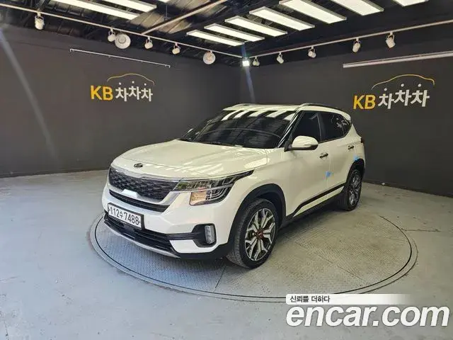 Kia Seltos 2020 — Фото 1/20