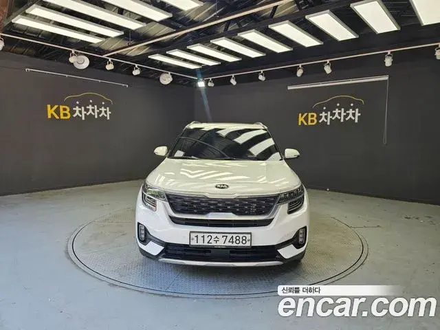 Kia Seltos 2020 — Фото 2/20