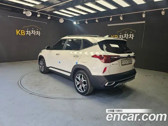 Kia Seltos 2020 — Фото 4/20