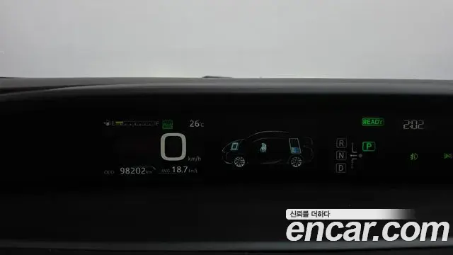Toyota Prius 2018 — Şəkil 16/20