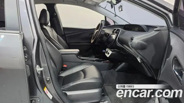 Toyota Prius 2018 — Şəkil 2/20