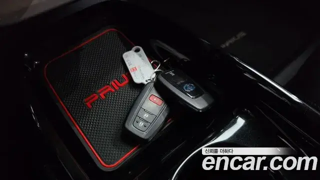 Toyota Prius 2018 — Şəkil 5/20