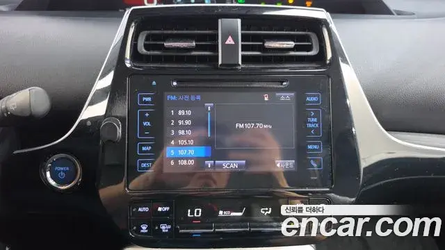 Toyota Prius 2018 — Şəkil 6/20