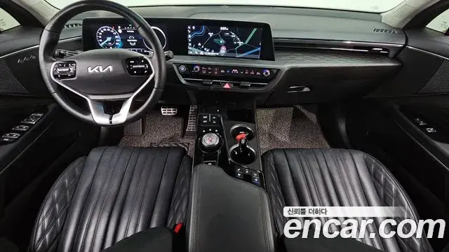 Kia K8 2022 — Şəkil 18/38