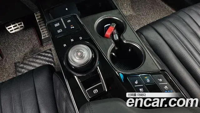 Kia K8 2022 — Şəkil 9/38
