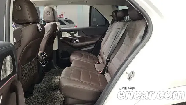 Mercedes-Benz GLE-Class 2022 — ფოტო 4/36