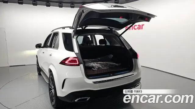 Mercedes-Benz GLE-Class 2022 — ფოტო 27/36