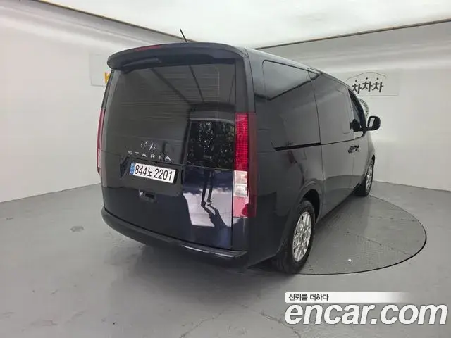 Hyundai Staria 2024 — Photo 2/16