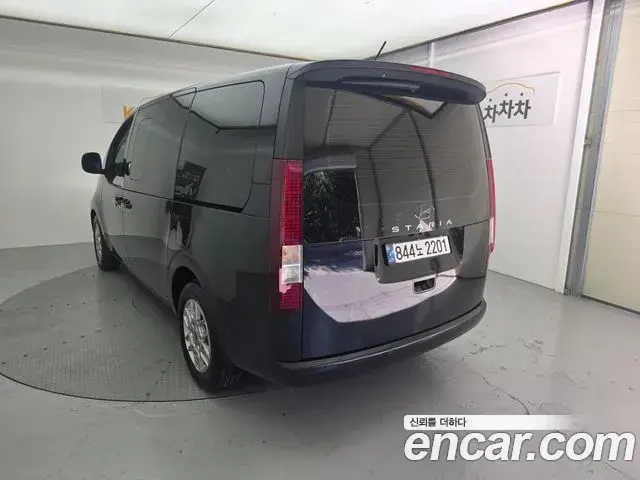 Hyundai Staria 2024 — Photo 6/16