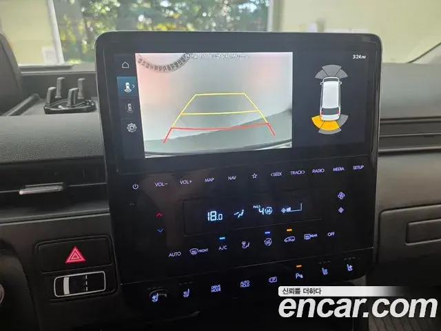 Hyundai Staria 2024 — Photo 14/16