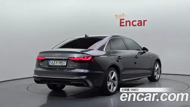 Audi A4 2021 — Фото 2/20