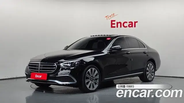 Mercedes-Benz E-Class 2023 — Фото 1/20