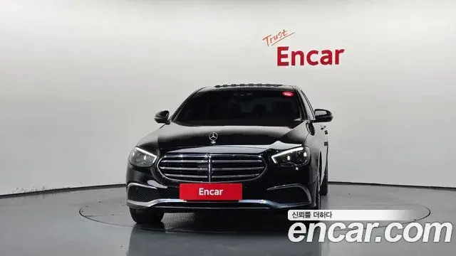 Mercedes-Benz E-Class 2023 — Фото 3/20