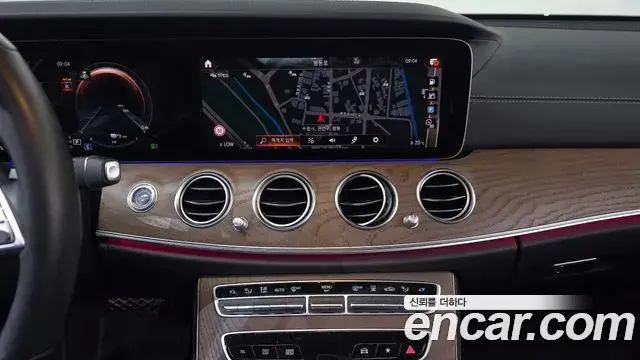 Mercedes-Benz E-Class 2023 — Фото 13/20