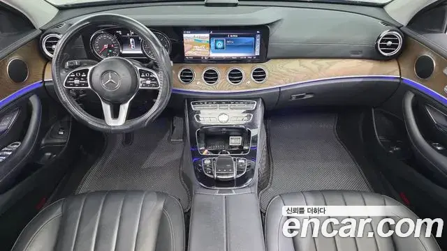 Mercedes-Benz E-Class 2019 — Фото 7/20