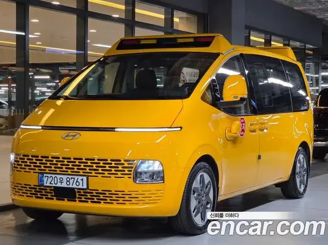 Hyundai Staria 2025 — Photo 20/20