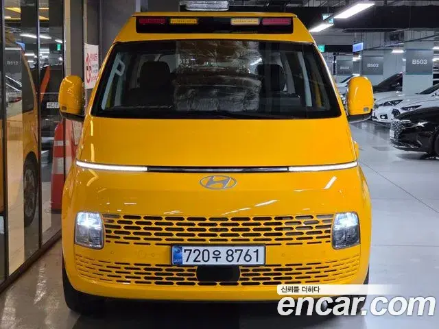 Hyundai Staria 2025 — Photo 1/20