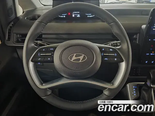 Hyundai Staria 2025 — Photo 11/20