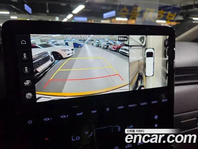 Hyundai Staria 2025 — Photo 14/20