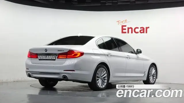 BMW 5 Series 2019 — Фото 1/20