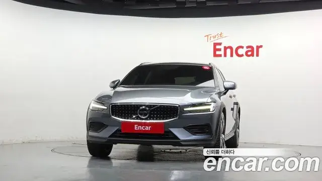 Volvo V60 Cross Country 2019 — Şəkil 13/35