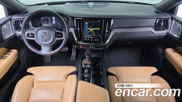 Volvo V60 Cross Country 2019 — Şəkil 31/35